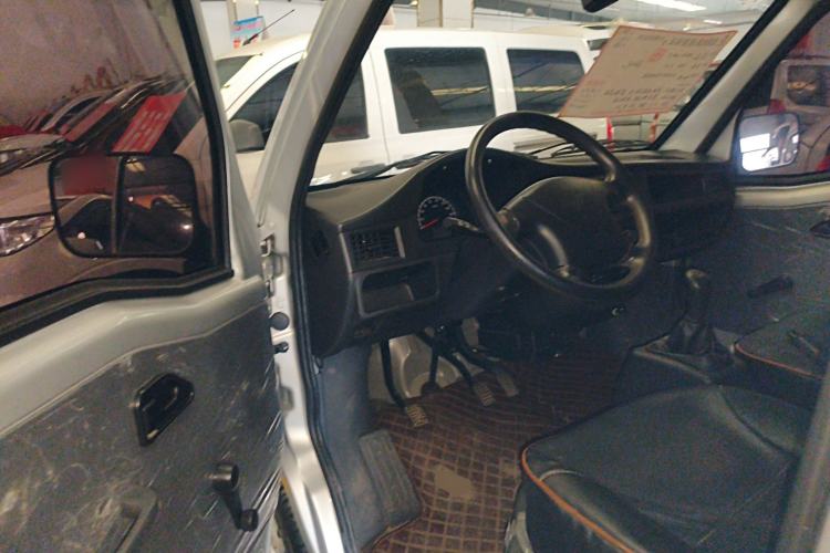 Used Wuling Zhiguang 2020 1.2L Van Utility Model China VI Emission Standard 2 Seats LSI Interior 3