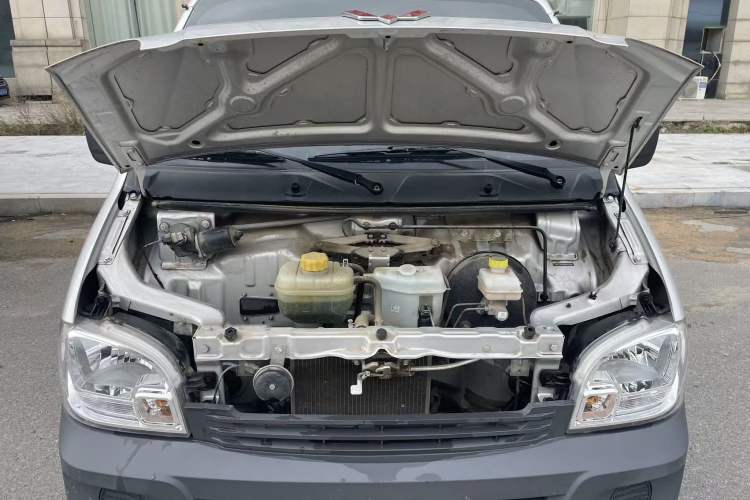 Used Wuling Zhiguang 2020 1.2L Van Utility Model China VI Emission Standard 5-Seater LSI Interior 4