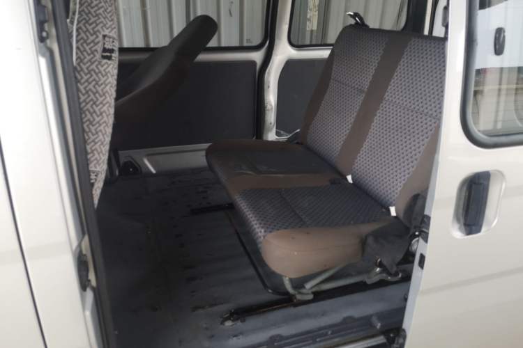 Used Wuling Zhiguang 2020 1.2L Practical Model China VI LSI Interior 4