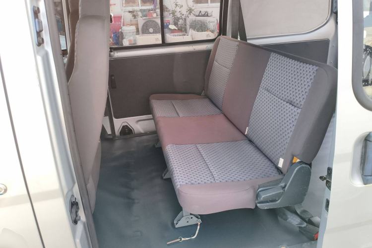 Used Wuling Zhiguang 2020 1.2L Van Utility Model China VI Emission Standard 5-Seater LSI Interior 4