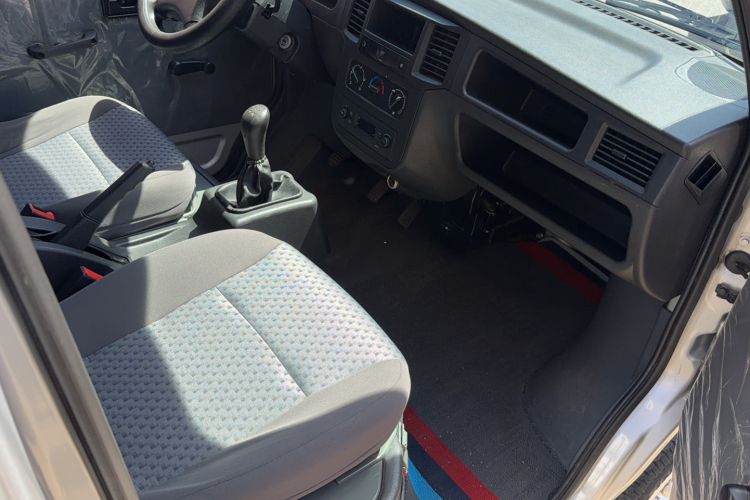 Used Wuling Zhiguang 2020 1.2L Practical Model China VI LSI Interior 5