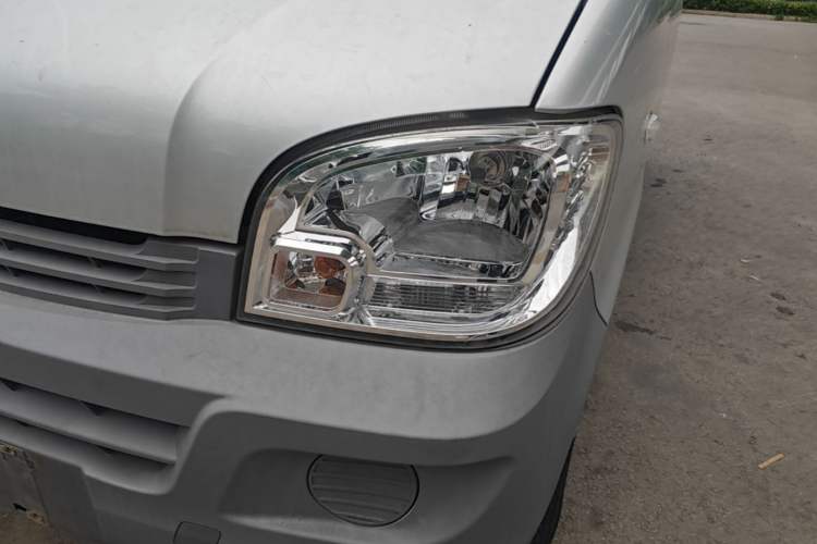 Used Wuling Zhiguang 2020 1.2L Van Utility Model China VI Emission Standard 2 Seats LSI Left Front Headlight