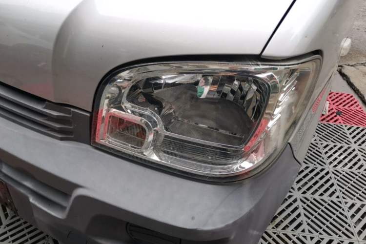 Used Wuling Zhiguang 2020 1.2L Van Utility Model China VI Emission Standard 2 Seats LSI Left Front Headlight