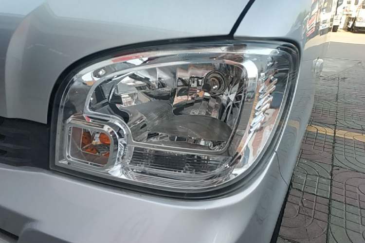 Used Wuling Zhiguang 2020 1.2L Practical Model China VI LSI Left Front Headlight