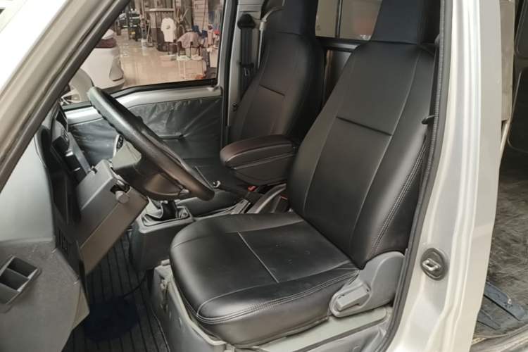 Used Wuling Zhiguang 2020 1.2L Van Utility Model China VI Emission Standard 2 Seats LSI Left Front Seat