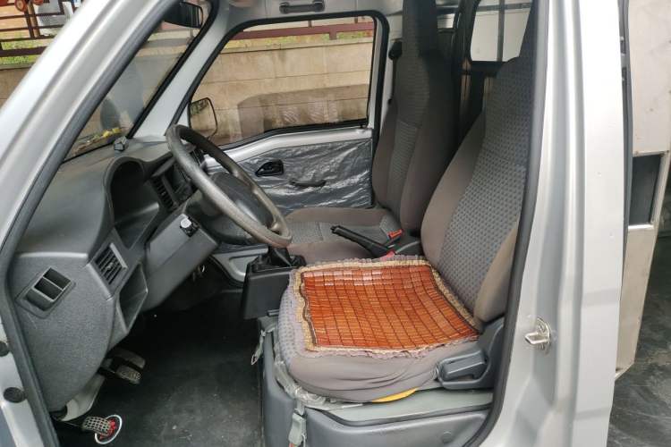 Used Wuling Zhiguang 2020 1.2L Van Utility Model China VI Emission Standard 2 Seats LSI Left Front Seat