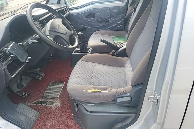 Used Wuling Zhiguang 2020 1.2L Practical Model China VI LSI Left Front Seat
