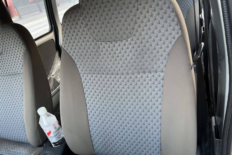 Used Wuling Zhiguang 2020 1.2L Practical Model China VI LSI Left Front Seat