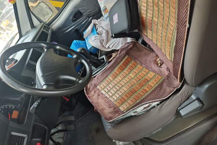 Used Wuling Zhiguang 2020 1.2L Van Utility Model China VI Emission Standard 5-Seater LSI Left Front Seat