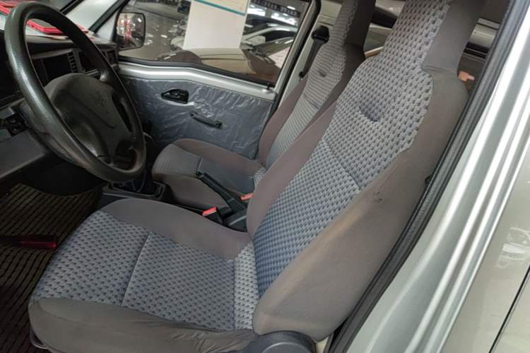 Used Wuling Zhiguang 2020 1.2L Practical Model China VI LSI Left Front Seat