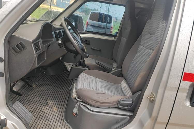 Used Wuling Zhiguang 2020 1.2L Van Utility Model China VI Emission Standard 2 Seats LSI Left Front Seat
