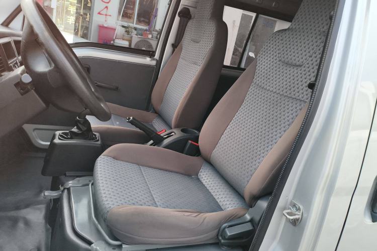 Used Wuling Zhiguang 2020 1.2L Van Utility Model China VI Emission Standard 5-Seater LSI Left Front Seat