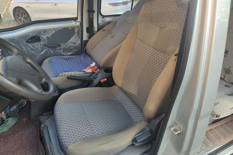 Used Wuling Zhiguang 2020 1.2L Practical Model China VI LSI Left Front Seat