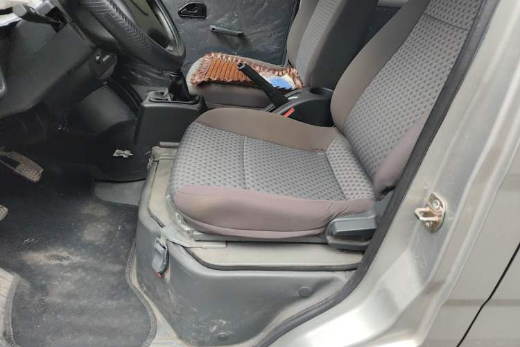 Used Wuling Zhiguang 2020 1.2L Practical Model China VI LSI Left Front Seat