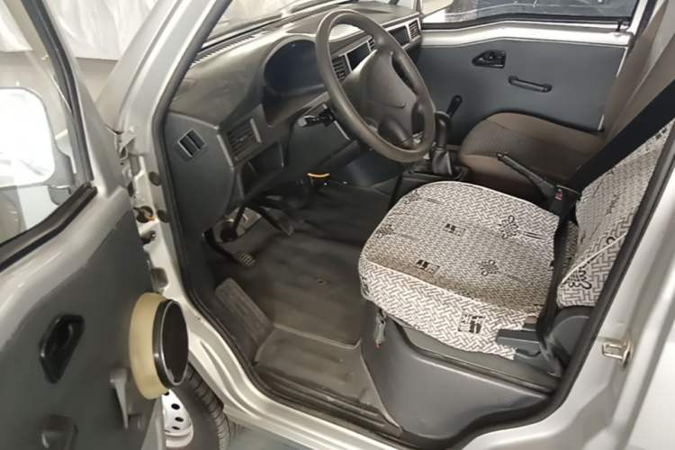 Used Wuling Zhiguang 2020 1.2L Practical Model China VI LSI Left Front Seat