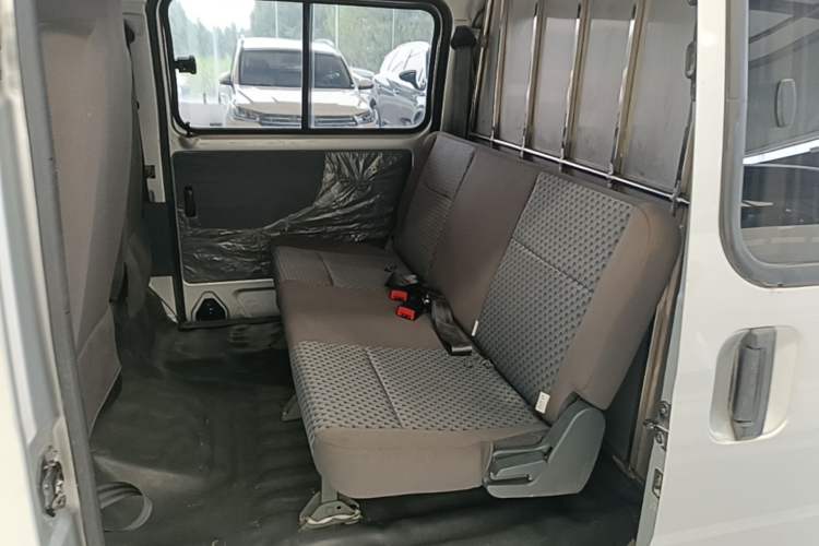 Used Wuling Zhiguang 2020 1.2L Van Utility Model China VI Emission Standard 5-Seater LSI Left Rear Seat