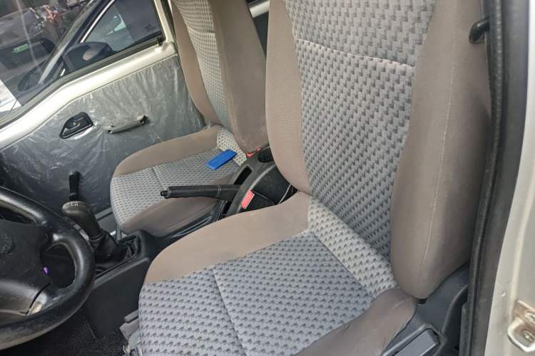 Used Wuling Zhiguang 2020 1.2L Practical Model China VI LSI Left Rear Seat