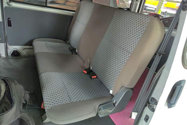 Used Wuling Zhiguang 2020 1.2L Practical Model China VI LSI Left Rear Seat