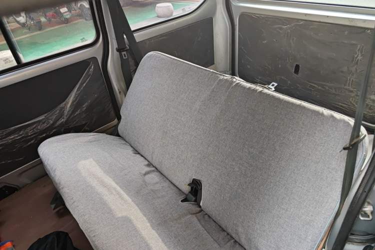 Used Wuling Zhiguang 2020 1.2L Practical Model China VI LSI Left Rear Seat