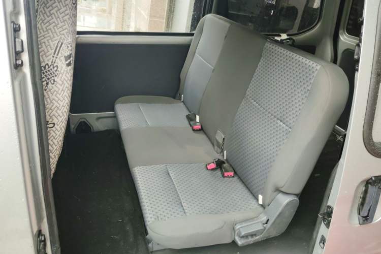 Used Wuling Zhiguang 2020 1.2L Practical Model China VI LSI Left Rear Seat