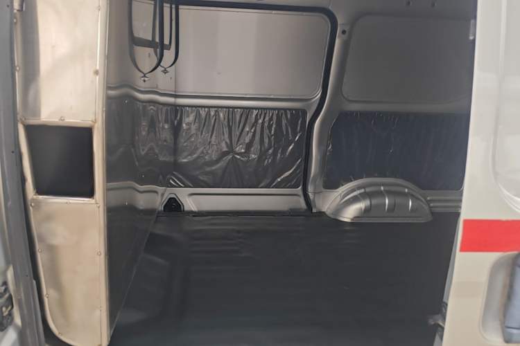 Used Wuling Zhiguang 2020 1.2L Van Utility Model China VI Emission Standard 2 Seats LSI Left Rear Seat