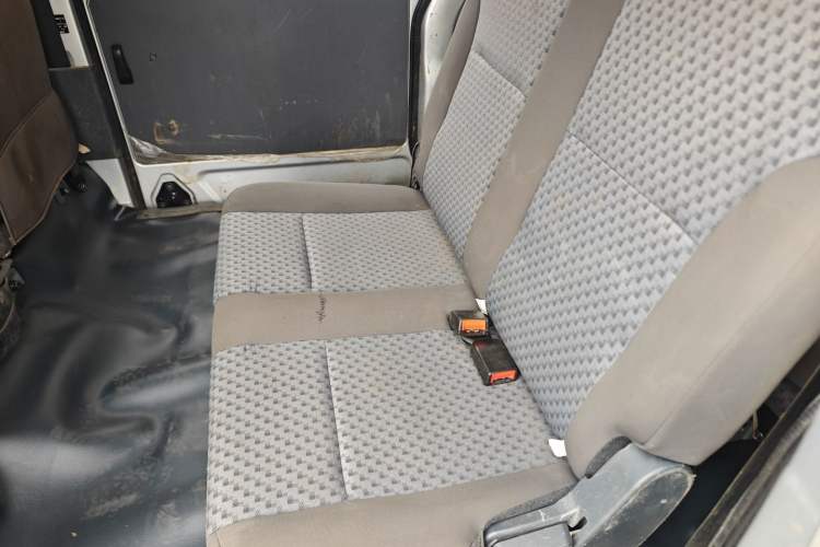 Used Wuling Zhiguang 2020 1.2L Practical Model China VI LSI Left Rear Seat