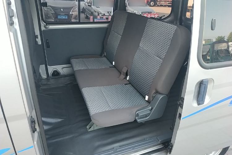 Used Wuling Zhiguang 2020 1.2L Practical Model China VI LSI Left Rear Seat