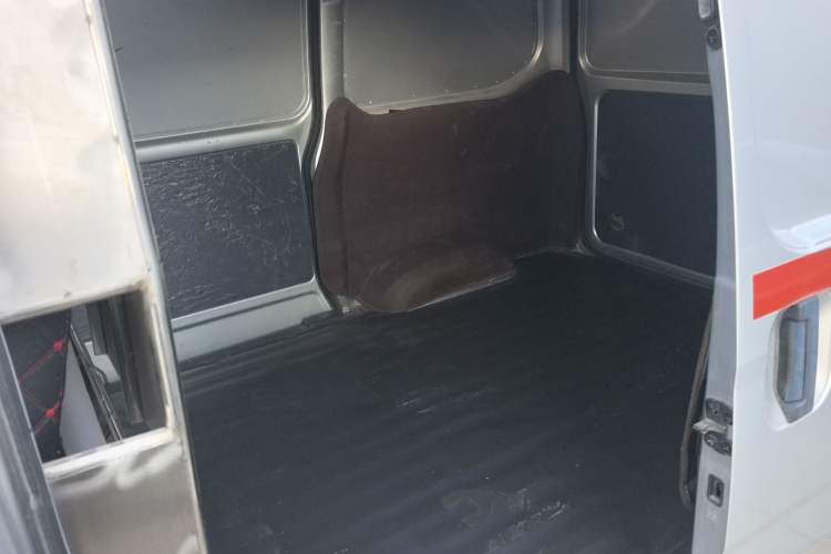 Used Wuling Zhiguang 2020 1.2L Van Utility Model China VI Emission Standard 2 Seats LSI Left Rear Seat