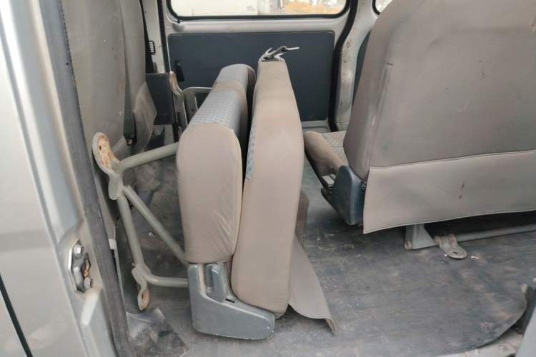 Used Wuling Zhiguang 2020 1.2L Practical Model China VI LSI Left Rear Seat