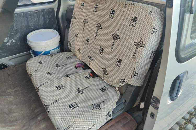 Used Wuling Zhiguang 2020 1.2L Practical Model China VI LSI Left Rear Seat