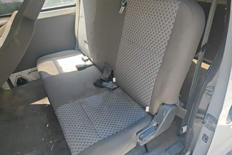 Used Wuling Zhiguang 2020 1.2L Practical Model China VI LSI Left Rear Seat