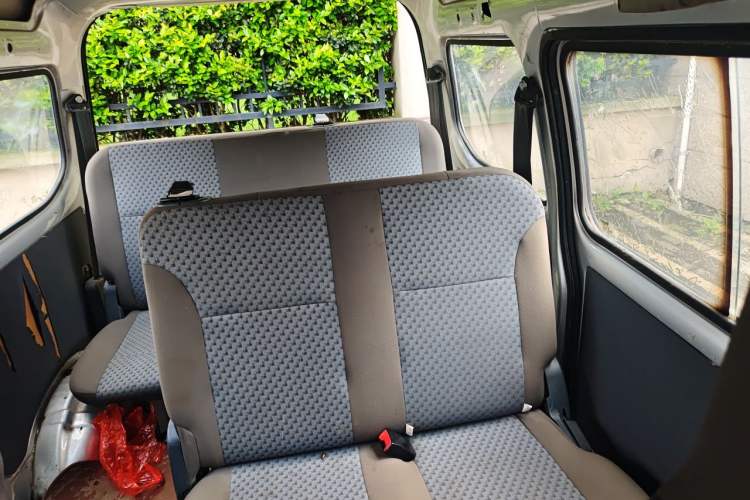 Used Wuling Zhiguang 2020 1.2L Practical Model China VI LSI Left Rear Seat