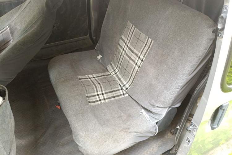 Used Wuling Zhiguang 2020 1.2L Practical Model China VI LSI Left Rear Seat
