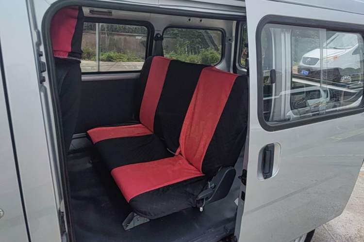 Used Wuling Zhiguang 2020 1.2L Practical Model China VI LSI Left Rear Seat