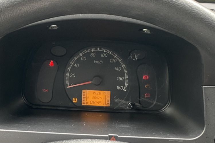 Used Wuling Zhiguang 2020 1.2L Practical Model China VI LSI Odometer Close Up