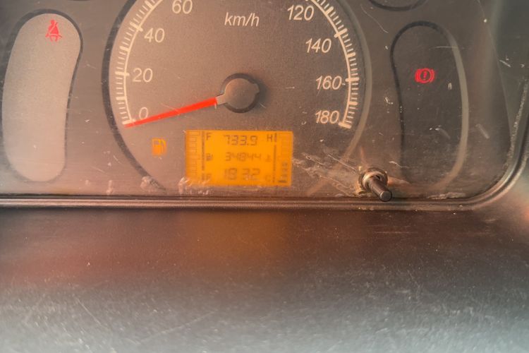 Used Wuling Zhiguang 2020 1.2L Van Utility Model China VI Emission Standard 5-Seater LSI Odometer Close Up