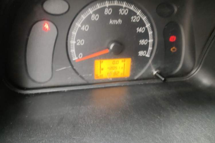 Used Wuling Zhiguang 2020 1.2L Van Utility Model China VI Emission Standard 2 Seats LSI Odometer Close Up