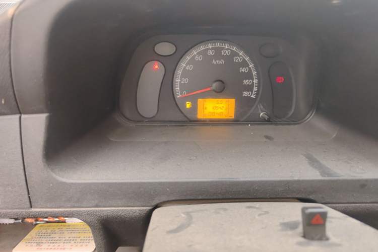 Used Wuling Zhiguang 2020 1.2L Practical Model China VI LSI Odometer Close Up