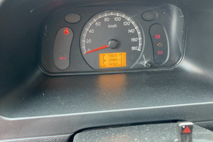 Used Wuling Zhiguang 2020 1.2L Van Utility Model China VI Emission Standard 2 Seats LSI Odometer Close Up