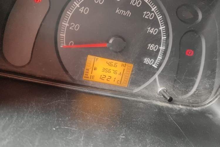Used Wuling Zhiguang 2020 1.2L Practical Model China VI LSI Odometer Close Up