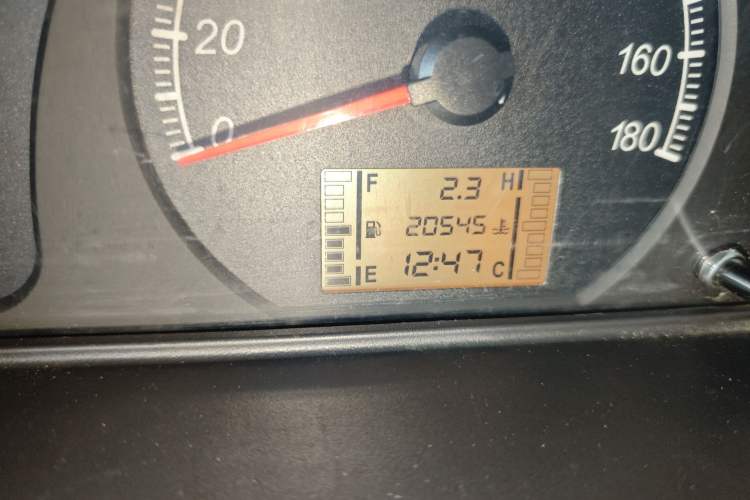 Used Wuling Zhiguang 2020 1.2L Van Utility Model China VI Emission Standard 5-Seater LSI Odometer Close Up