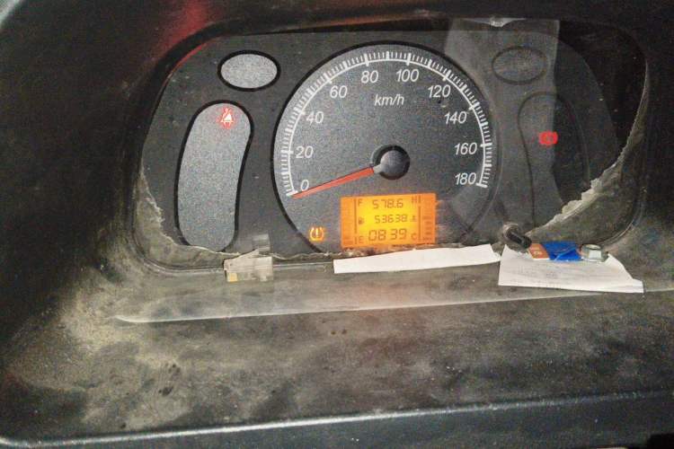 Used Wuling Zhiguang 2020 1.2L Practical Model China VI LSI Odometer Close Up