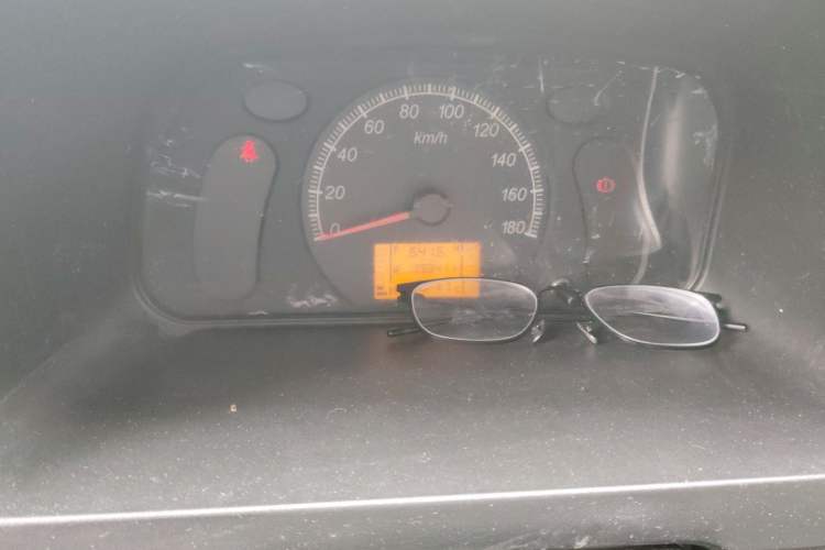 Used Wuling Zhiguang 2020 1.2L Practical Model China VI LSI Odometer Close Up