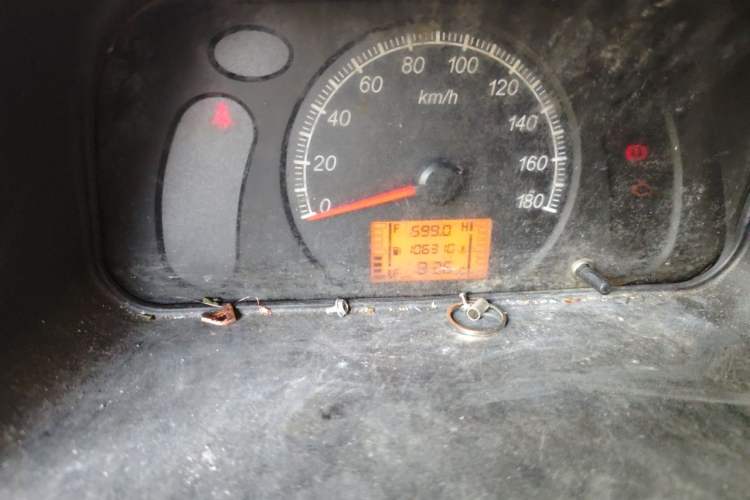 Used Wuling Zhiguang 2020 1.2L Practical Model China VI LSI Odometer Close Up