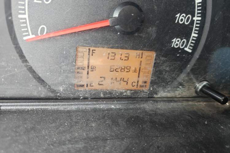 Used Wuling Zhiguang 2020 1.2L Van Utility Model China VI Emission Standard 2 Seats LSI Odometer Close Up