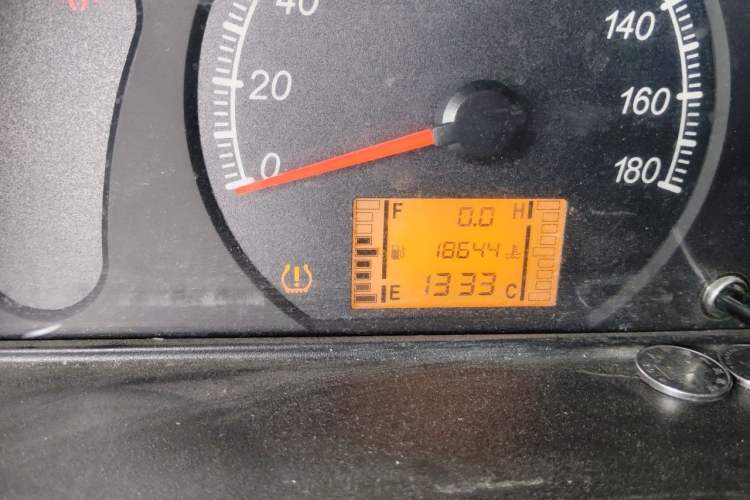 Used Wuling Zhiguang 2020 1.2L Practical Model China VI LSI Odometer Close Up