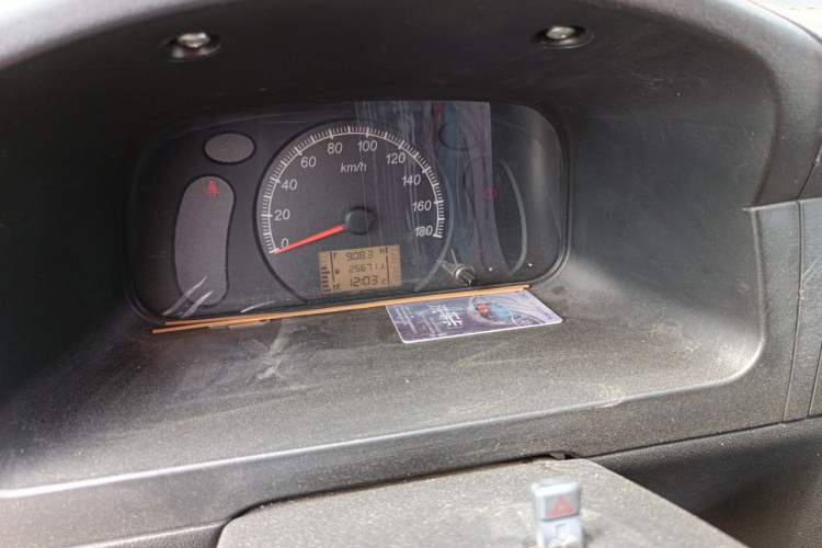 Used Wuling Zhiguang 2020 1.2L Van Utility Model China VI Emission Standard 2 Seats LSI Odometer Close Up