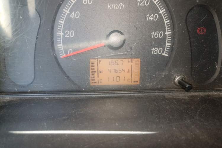 Used Wuling Zhiguang 2020 1.2L Practical Model China VI LSI Odometer Close Up