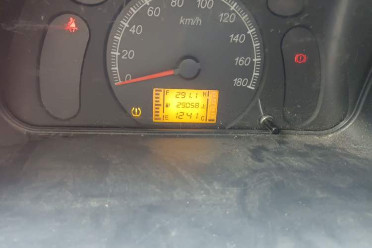Used Wuling Zhiguang 2020 1.2L Practical Model China VI LSI Odometer Close Up