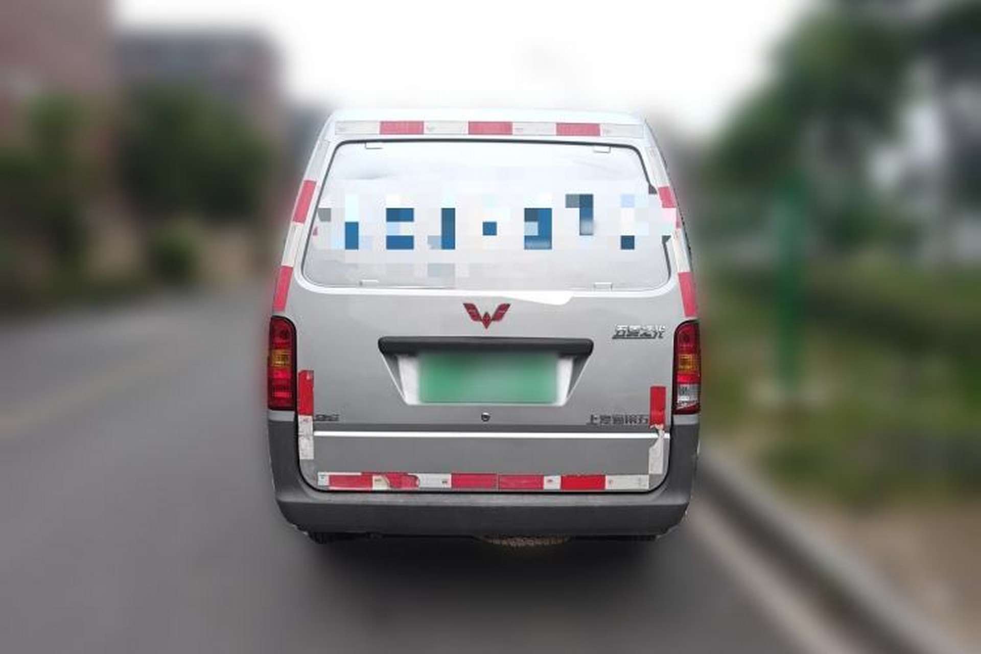 Used Wuling Zhiguang 2020 1.2L Van Utility Model China VI Emission Standard 5-Seater LSI Rear